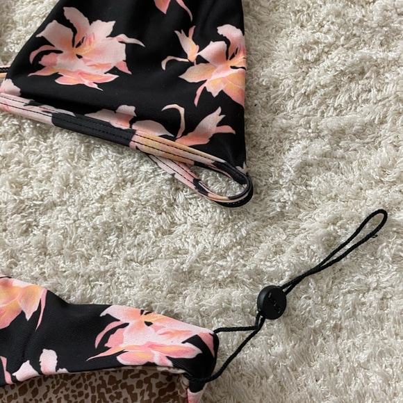 🚫SOLD🚫BNWOT acacia swimsuit - Picture 2 of 3